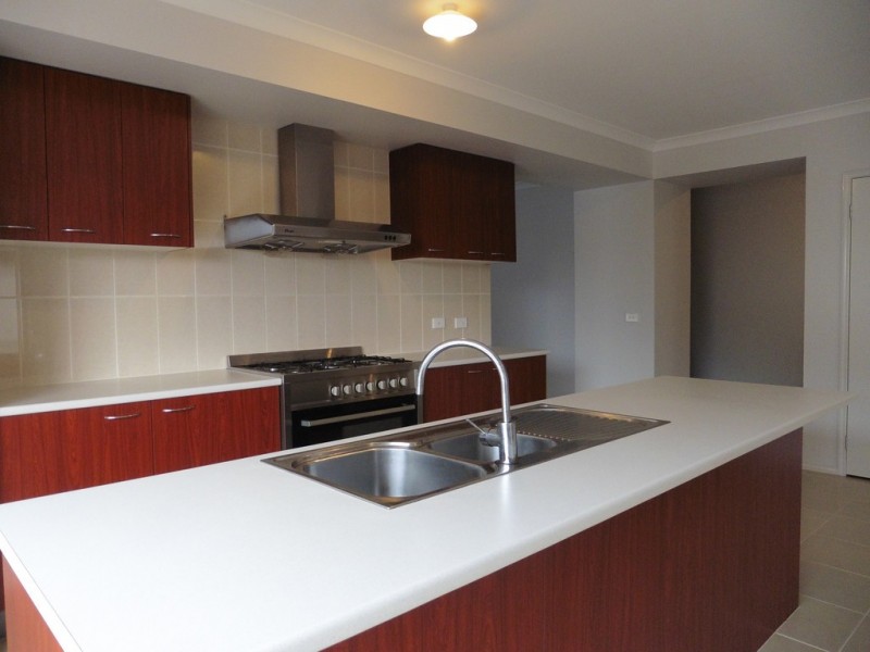 35 Frankland Street, Clyde North VIC 3978