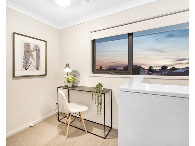 41 Royaloak Crescent, Cranbourne East VIC 3977
