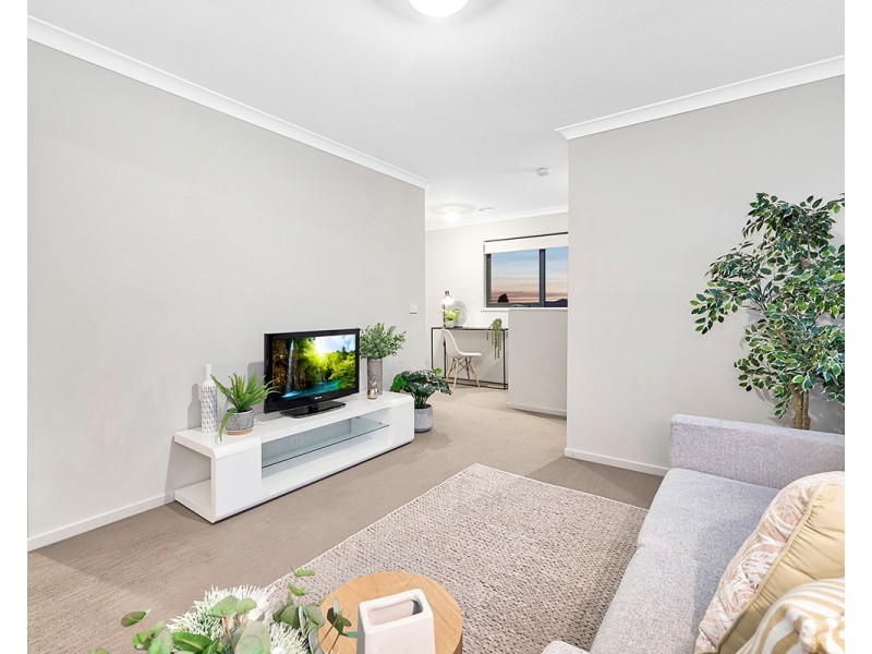 41 Royaloak Crescent, Cranbourne East VIC 3977