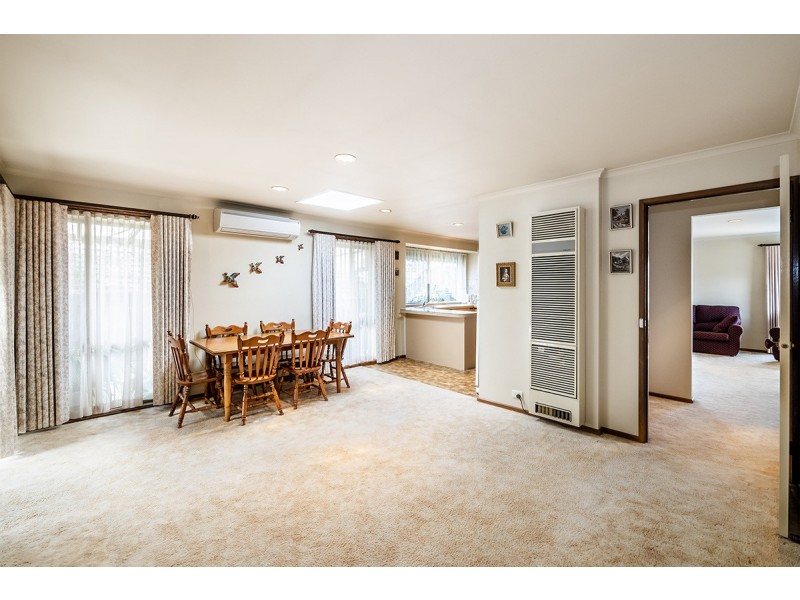 41 Courtenay Avenue, Cranbourne North VIC 3977