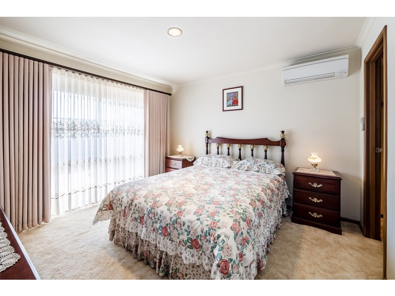 41 Courtenay Avenue, Cranbourne North VIC 3977