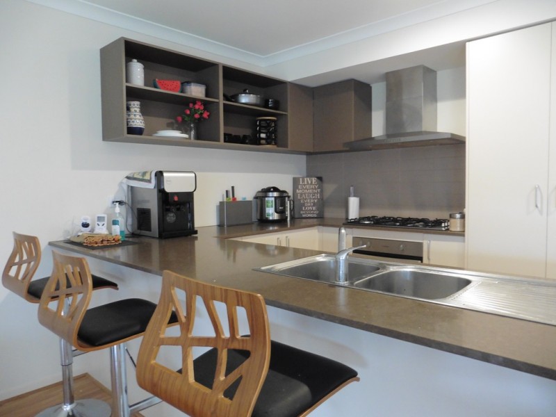 5 Sundew Avenue, Cranbourne East VIC 3977