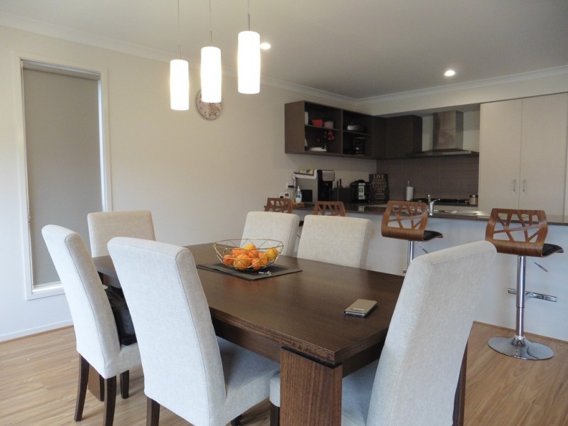 5 Sundew Avenue, Cranbourne East VIC 3977