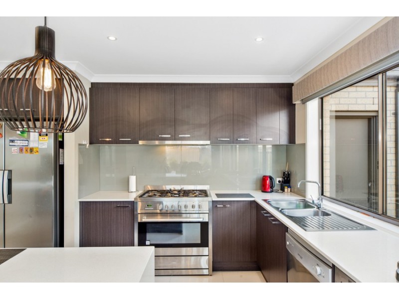 13 Jupiter Crescent, Cranbourne West VIC 3977