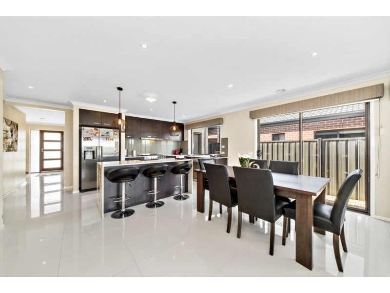 13 Jupiter Crescent, Cranbourne West VIC 3977