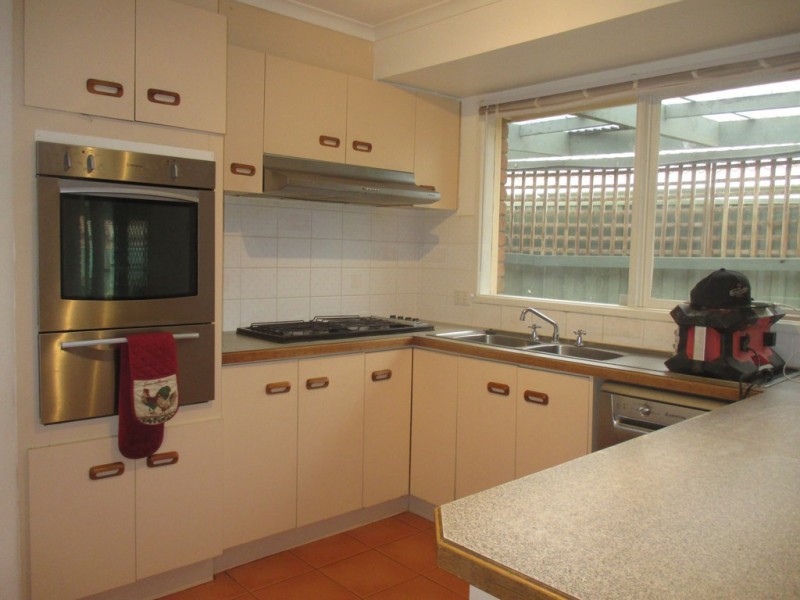 110 Courtenay Avenue, Cranbourne North VIC 3977