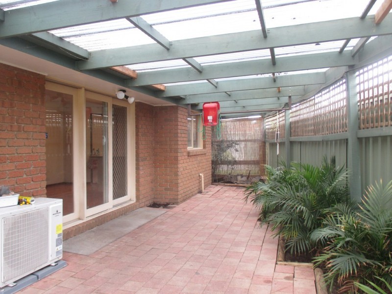 110 Courtenay Avenue, Cranbourne North VIC 3977