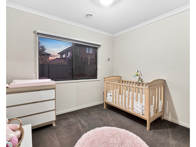 8 Elodea Way, Cranbourne North VIC 3977
