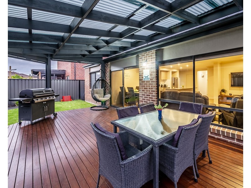 8 Elodea Way, Cranbourne North VIC 3977