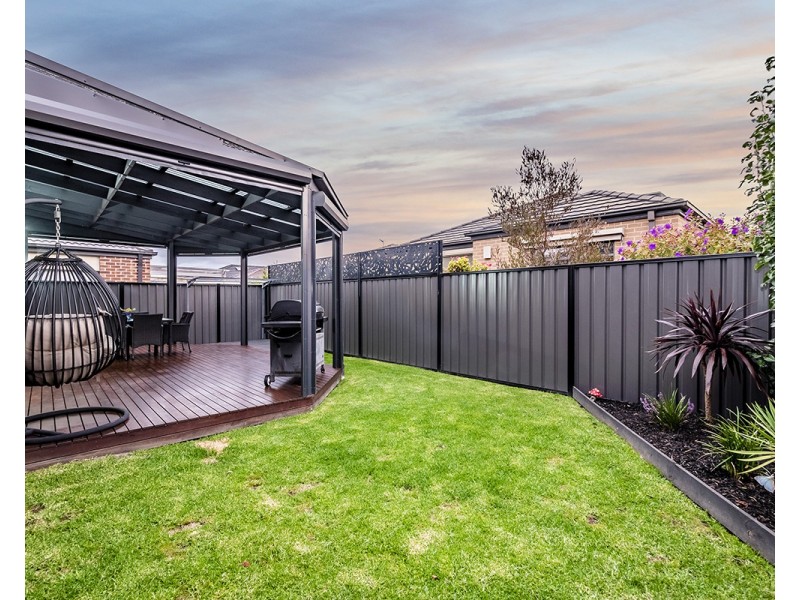 8 Elodea Way, Cranbourne North VIC 3977
