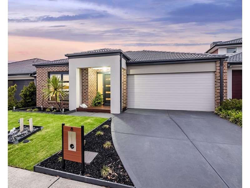 8 Elodea Way, Cranbourne North VIC 3977