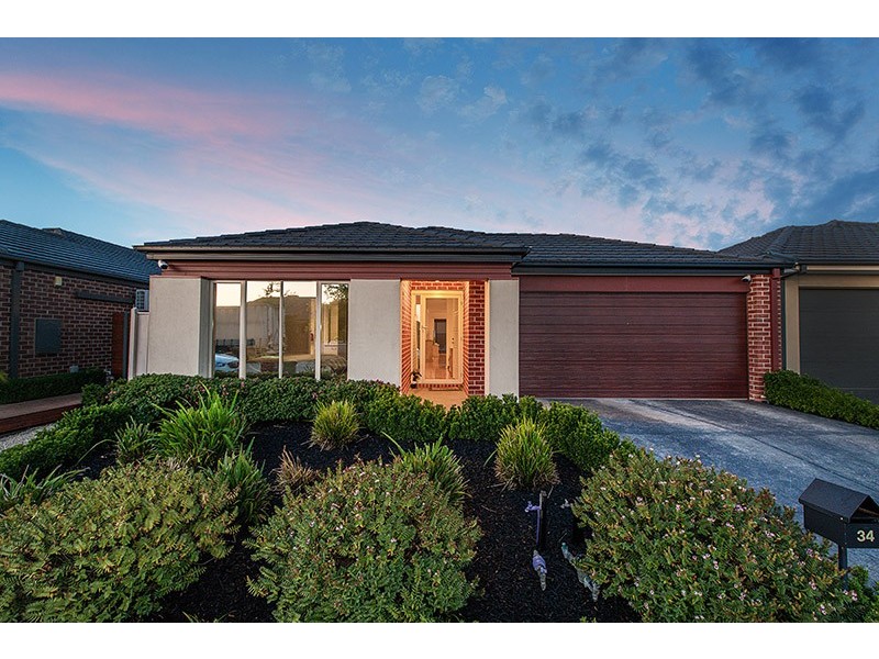 34 Quarters Boulevard, Cranbourne West VIC 3977