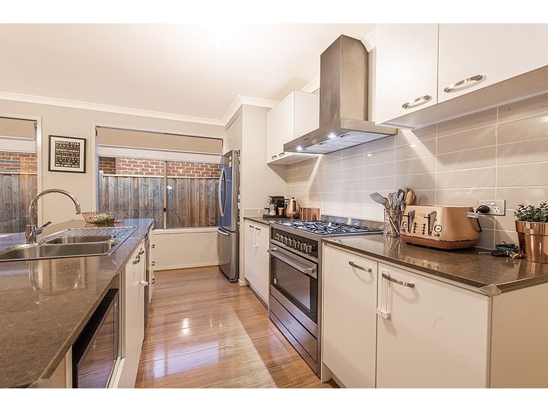 34 Quarters Boulevard, Cranbourne West VIC 3977