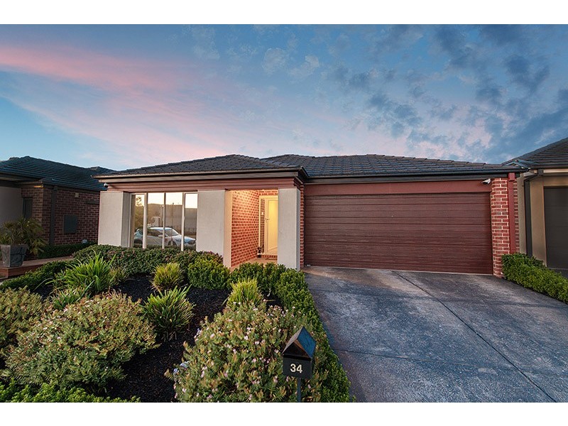 34 Quarters Boulevard, Cranbourne West VIC 3977