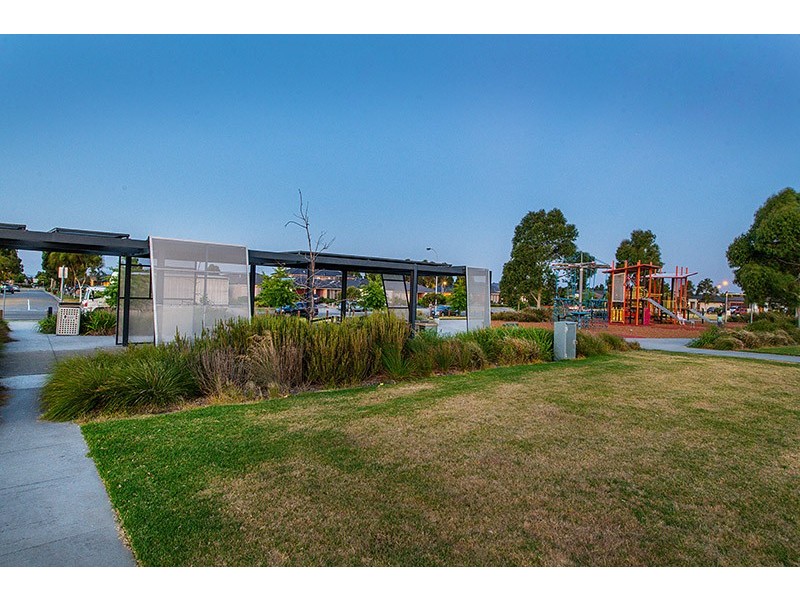 34 Quarters Boulevard, Cranbourne West VIC 3977
