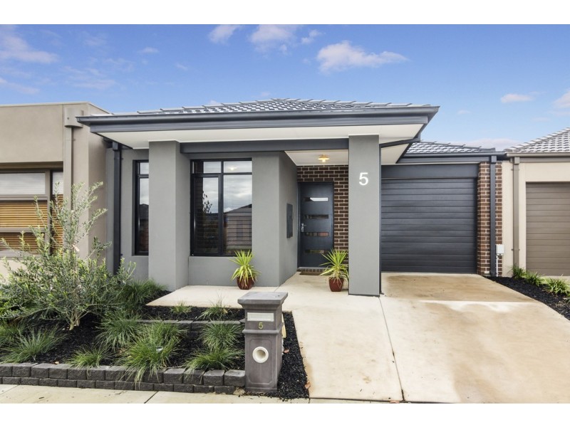5 Eminence Drive, Cranbourne West VIC 3977