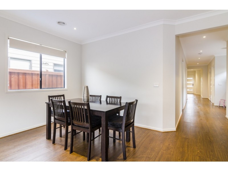 5 Eminence Drive, Cranbourne West VIC 3977