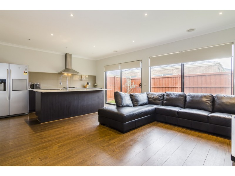 5 Eminence Drive, Cranbourne West VIC 3977