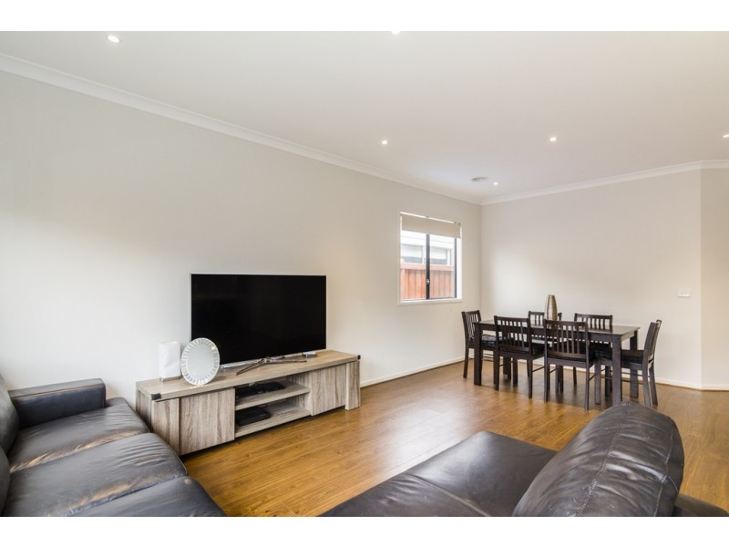 5 Eminence Drive, Cranbourne West VIC 3977