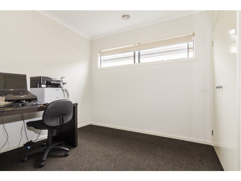 5 Eminence Drive, Cranbourne West VIC 3977
