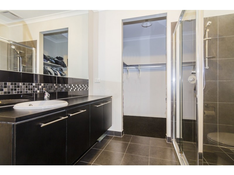 5 Eminence Drive, Cranbourne West VIC 3977