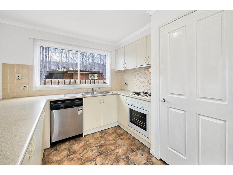 8 Rimes Close, Cranbourne West VIC 3977