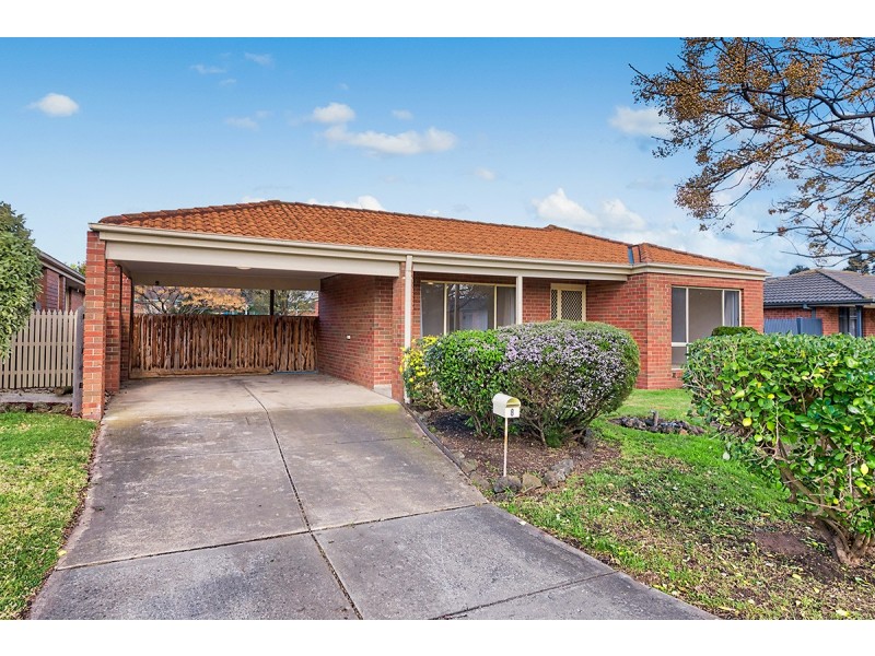 8 Rimes Close, Cranbourne West VIC 3977