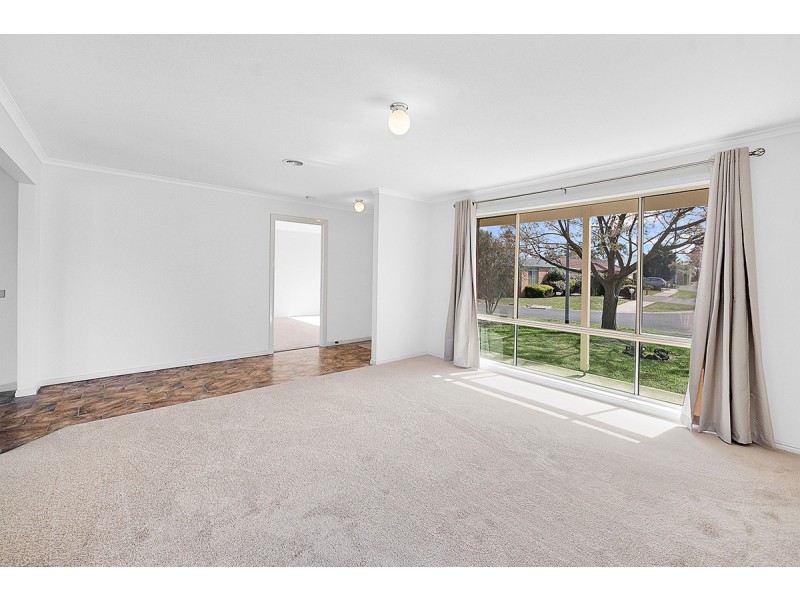 8 Rimes Close, Cranbourne West VIC 3977