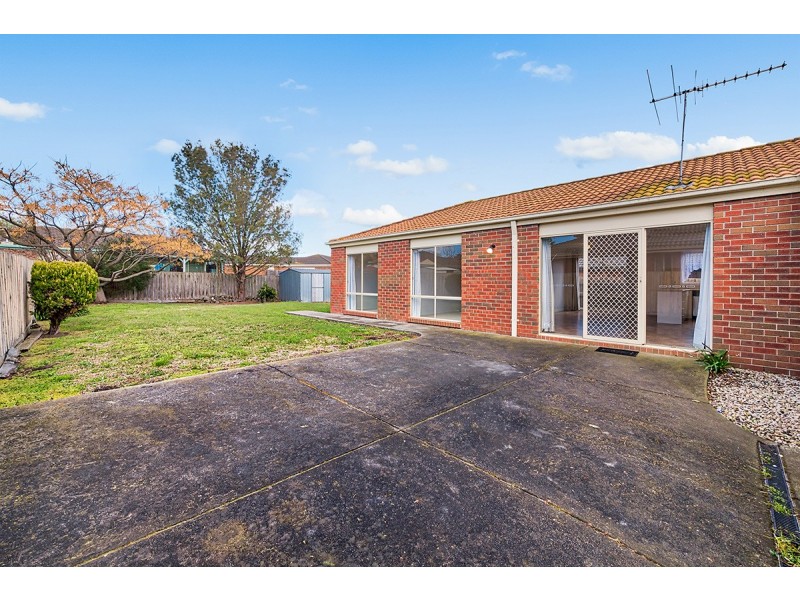 8 Rimes Close, Cranbourne West VIC 3977