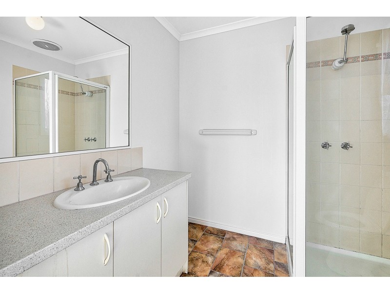 8 Rimes Close, Cranbourne West VIC 3977