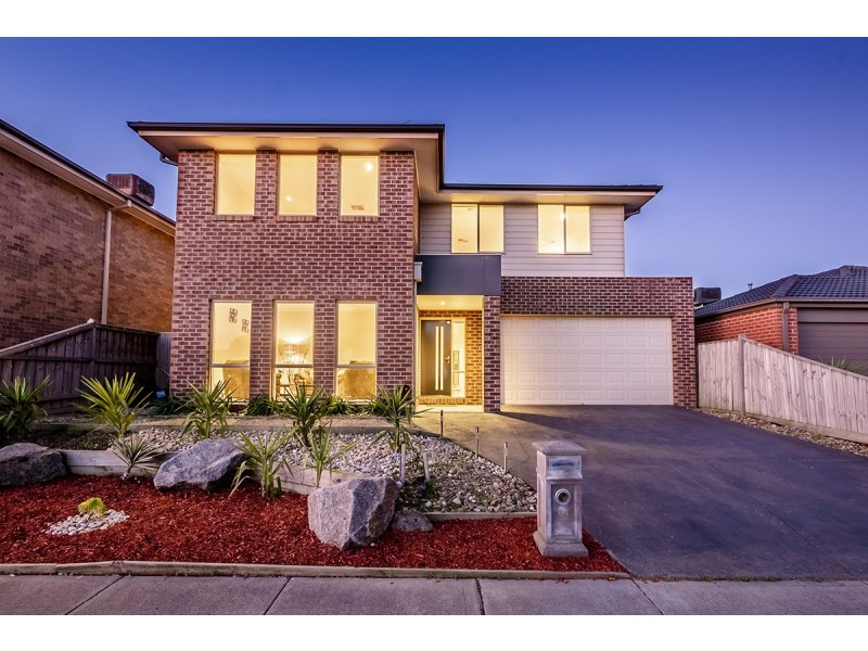 84 Thunderbolt Drive, Cranbourne East VIC 3977