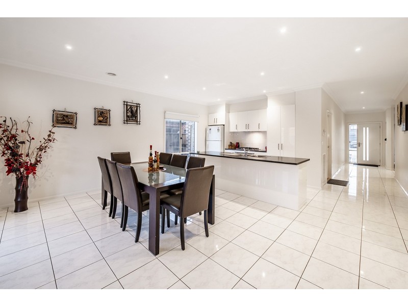 84 Thunderbolt Drive, Cranbourne East VIC 3977