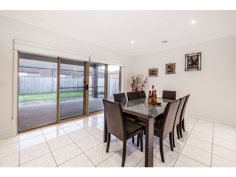 84 Thunderbolt Drive, Cranbourne East VIC 3977