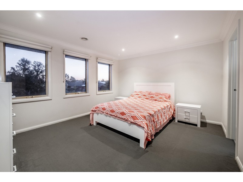 84 Thunderbolt Drive, Cranbourne East VIC 3977
