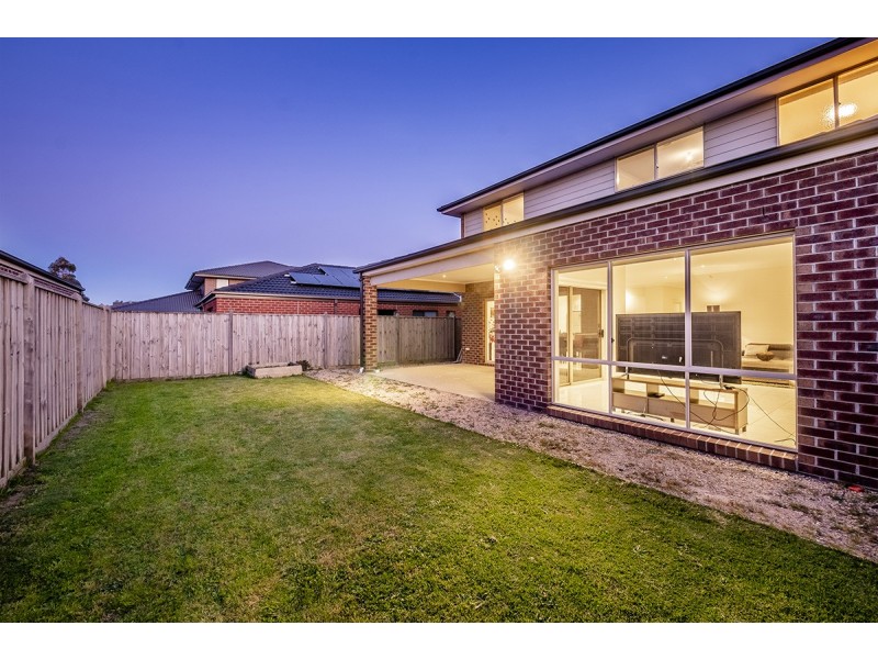 84 Thunderbolt Drive, Cranbourne East VIC 3977