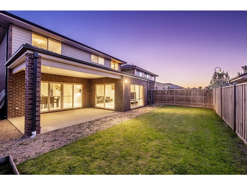 84 Thunderbolt Drive, Cranbourne East VIC 3977