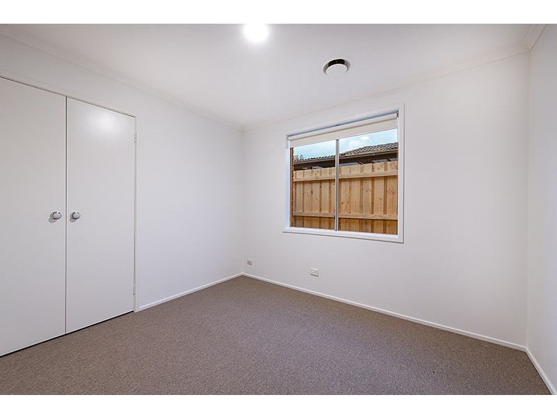 5 Friendship Close, Cranbourne West VIC 3977
