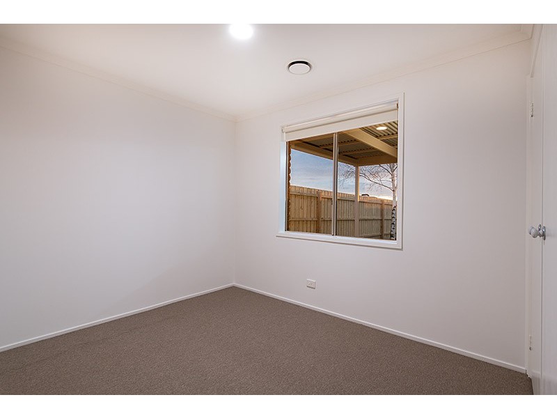 5 Friendship Close, Cranbourne West VIC 3977