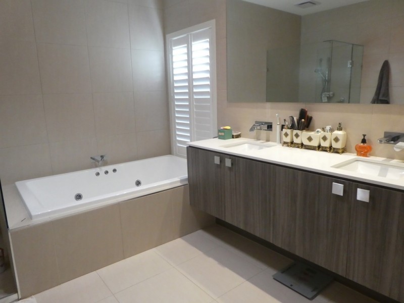 3 Hibernia Place, Cranbourne East VIC 3977