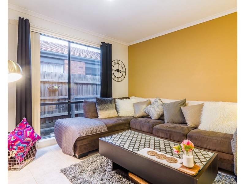 9 Staunton Walk, Cranbourne East VIC 3977