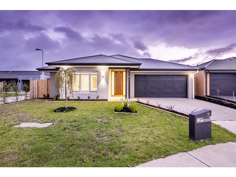 11 Greenglade Way, Cranbourne East VIC 3977