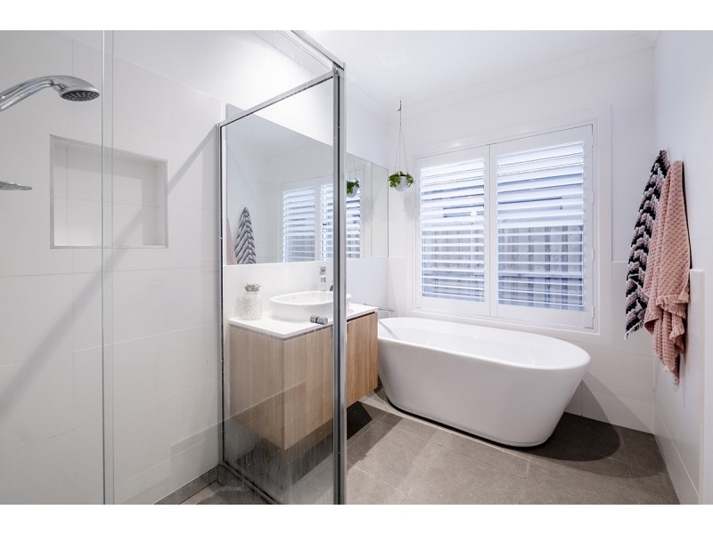 11 Greenglade Way, Cranbourne East VIC 3977