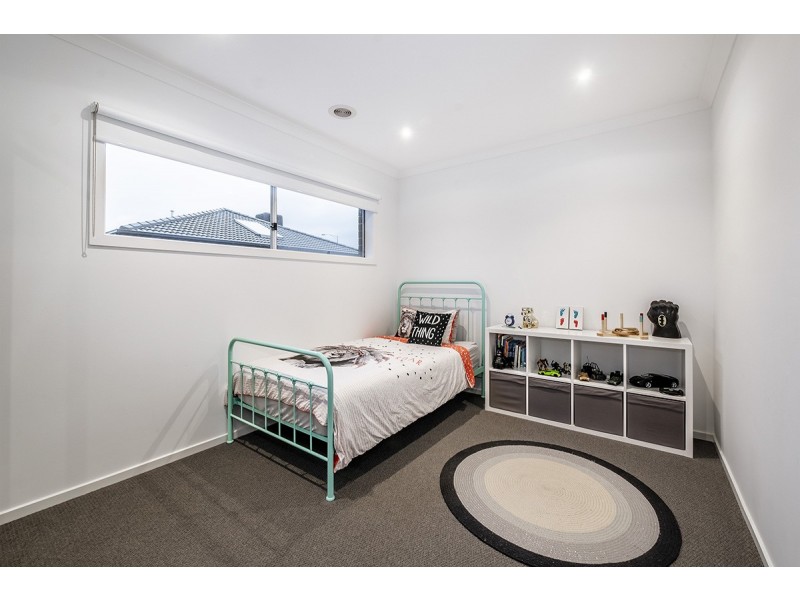 11 Greenglade Way, Cranbourne East VIC 3977