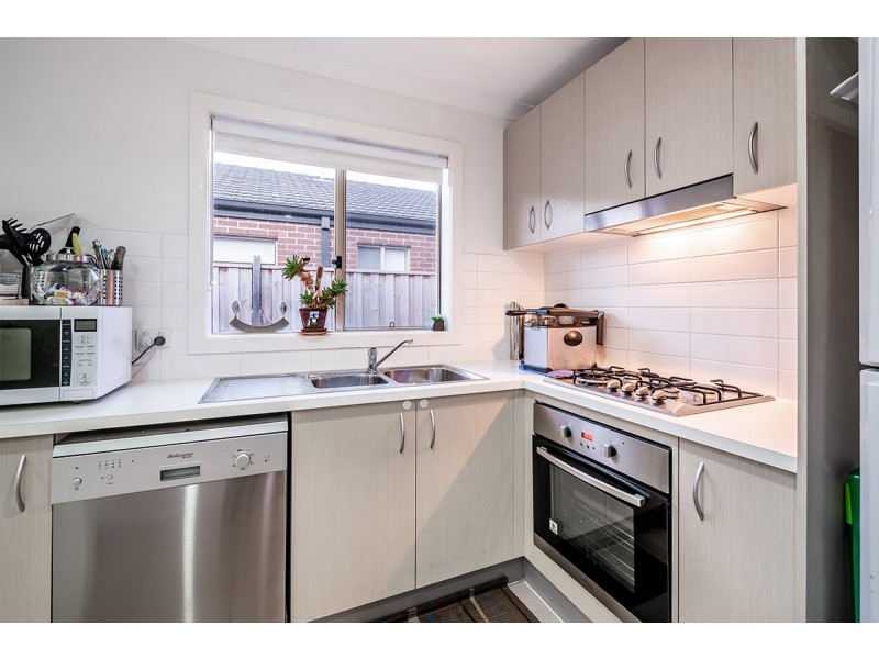 17 Glenelg Street, Clyde North VIC 3978