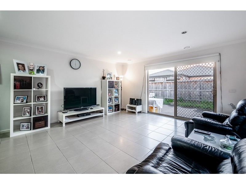 17 Glenelg Street, Clyde North VIC 3978