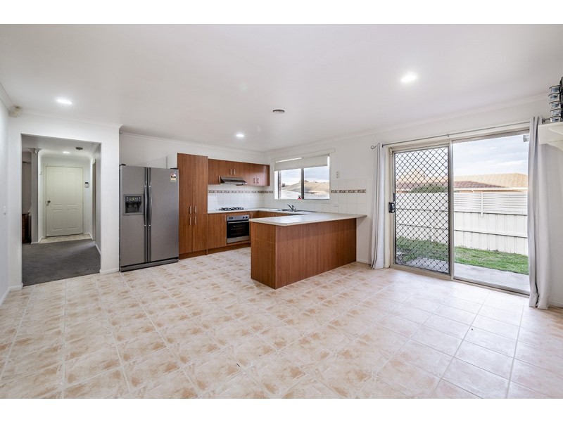 3 Kells Close, Cranbourne East VIC 3977