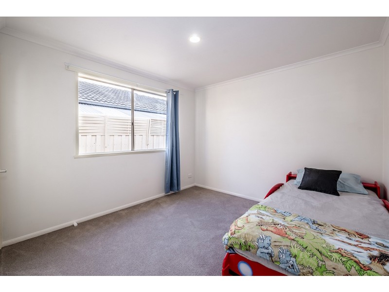 3 Kells Close, Cranbourne East VIC 3977