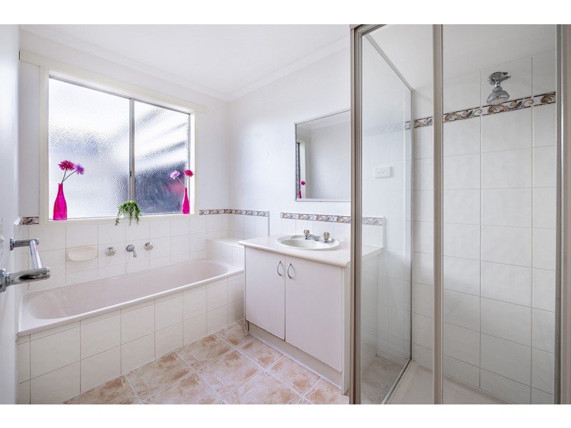 3 Kells Close, Cranbourne East VIC 3977