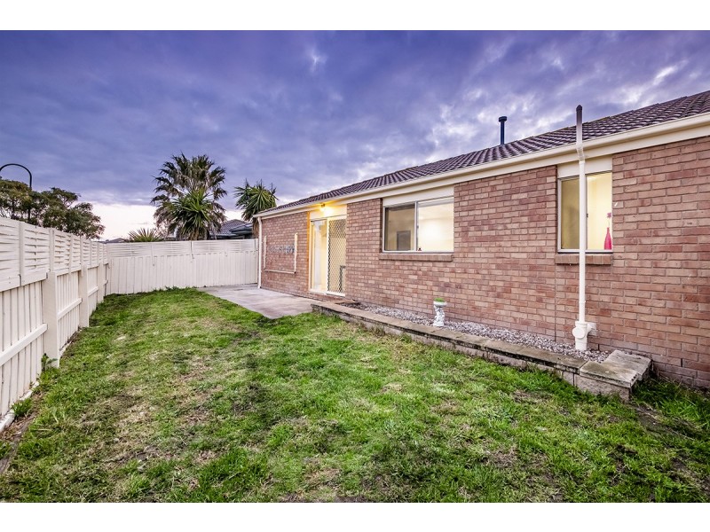 3 Kells Close, Cranbourne East VIC 3977