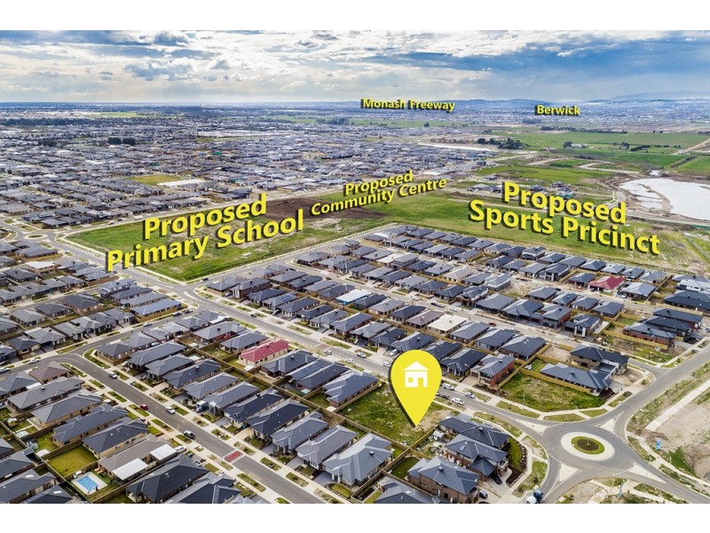 42 Ramlegh Boulevard, Clyde North VIC 3978